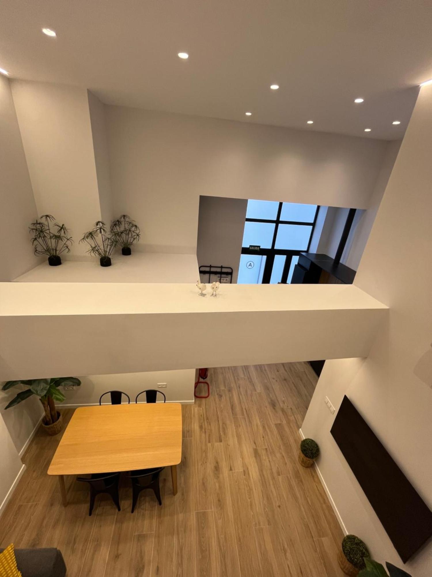 Loft Accommodative A Valence